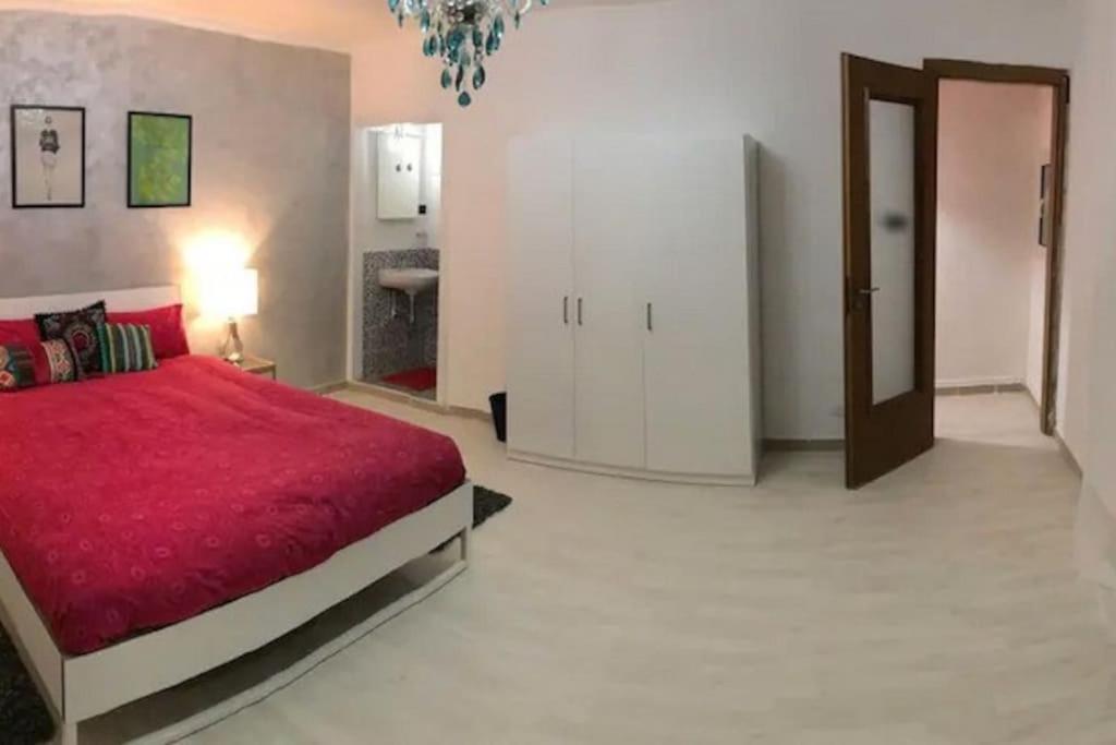 Maclahouse Centrale Naples